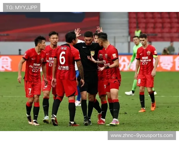 上海海港快速围抢极为犀利，多次成功截断