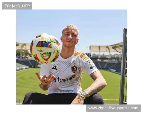 多特蒙德边线强突成功，罗伊斯垫射打开局面