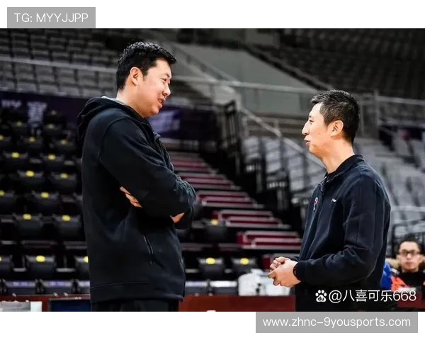 篮球录像课：深夜分析对手习惯的助教，篮球视角视频