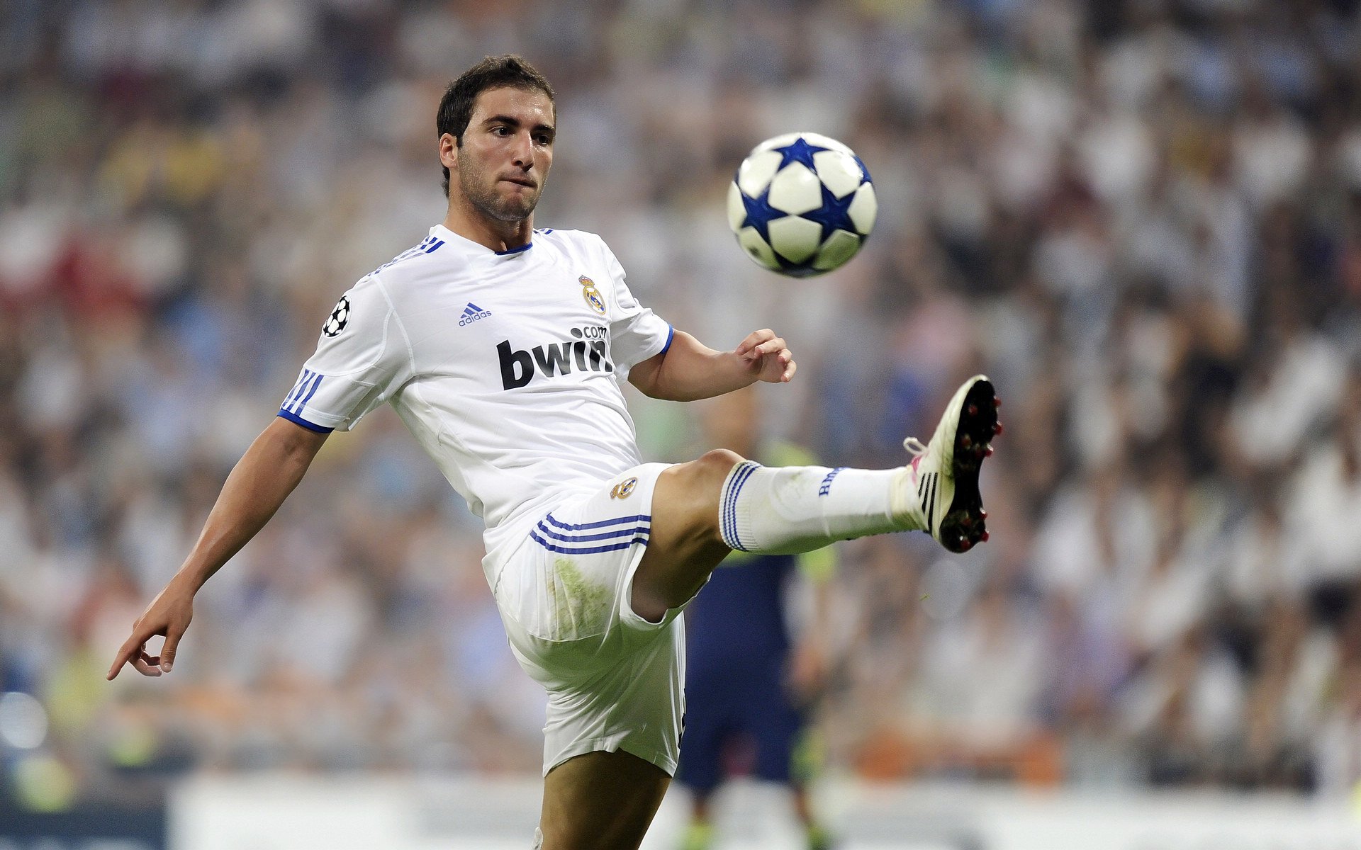 九游娱乐平台-媒体评价球员成长速度快称其或成未来国家队核心中坚力量，球员表现